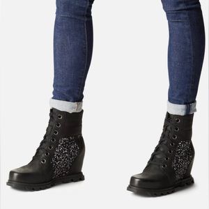 New Sorel Joan of Arctic Wedge III Lexie Boot — Waterproof Leather Wedge Boots